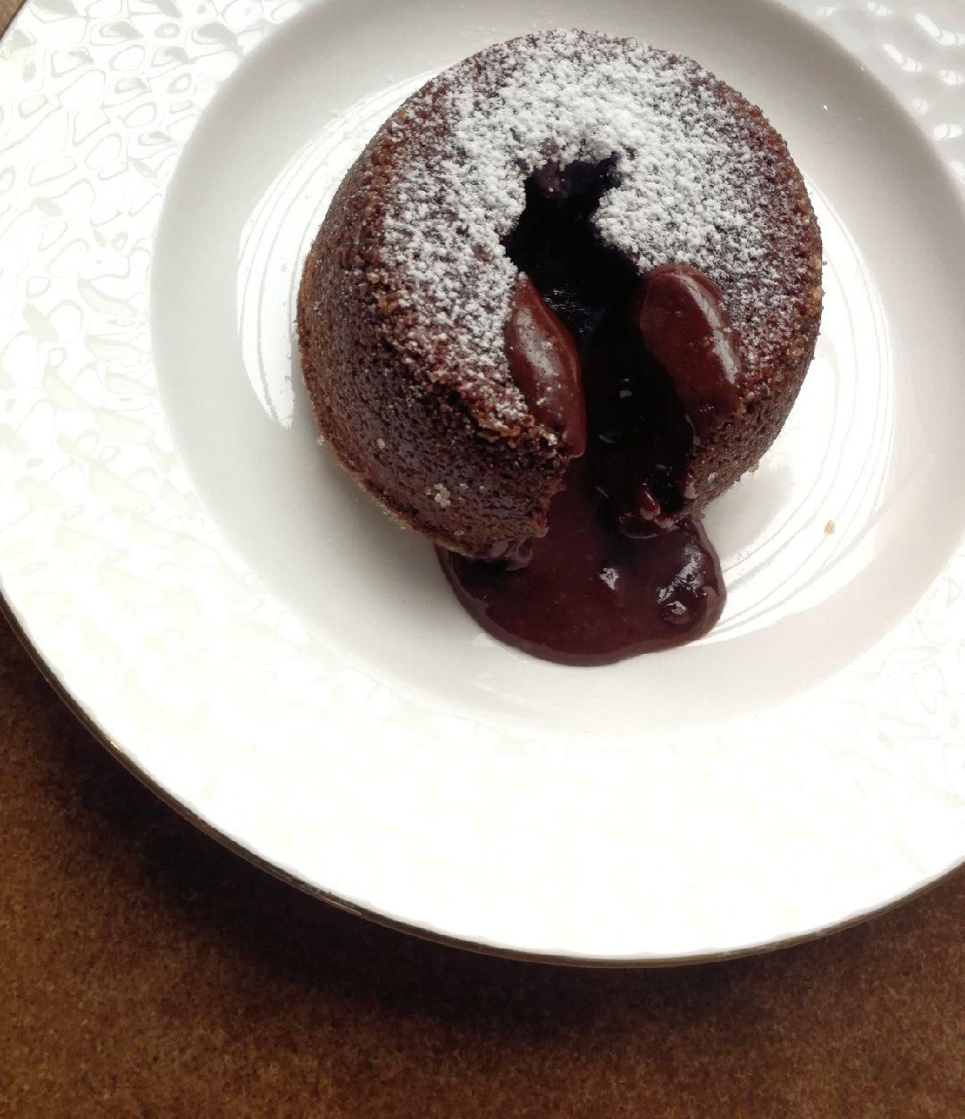 巧克力熔岩蛋糕 Chocolate Molten Lava Cake