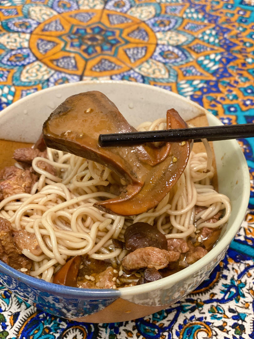 菌汤面条 看得见的香菇 尝得到的鲜美 这才是真正的菌汤