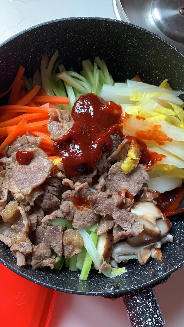 牛肉韩式拌饭