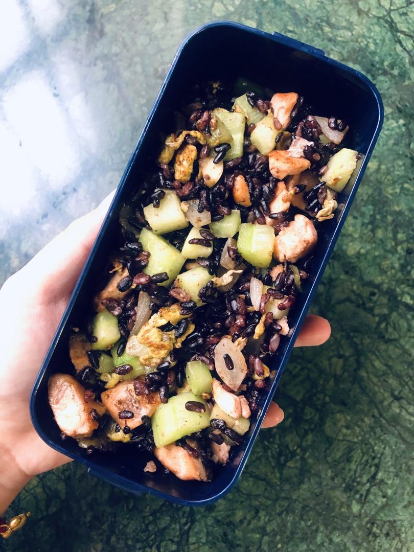 【健康三餐】三文鱼时蔬菜花米炒饭