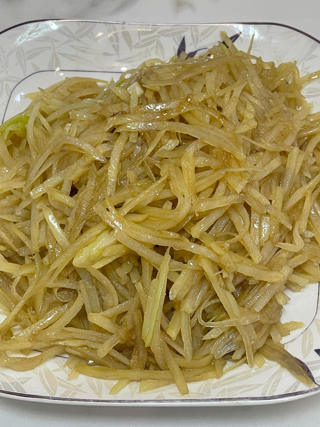 不用焯水一样炒出脆脆的酸辣土豆丝