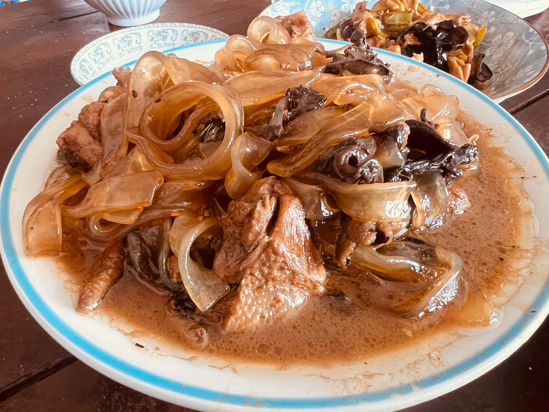 家常炖汤 小鸡炖蘑菇