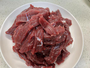 家庭版自制低脂高蛋白小零食——五香牛肉干的做法 步骤2