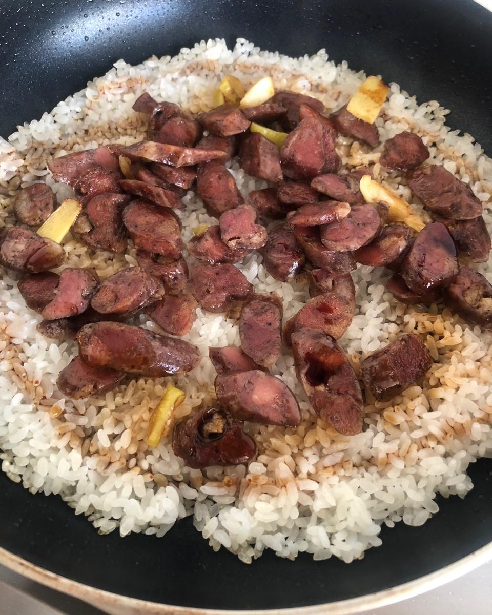 香肠煲仔饭