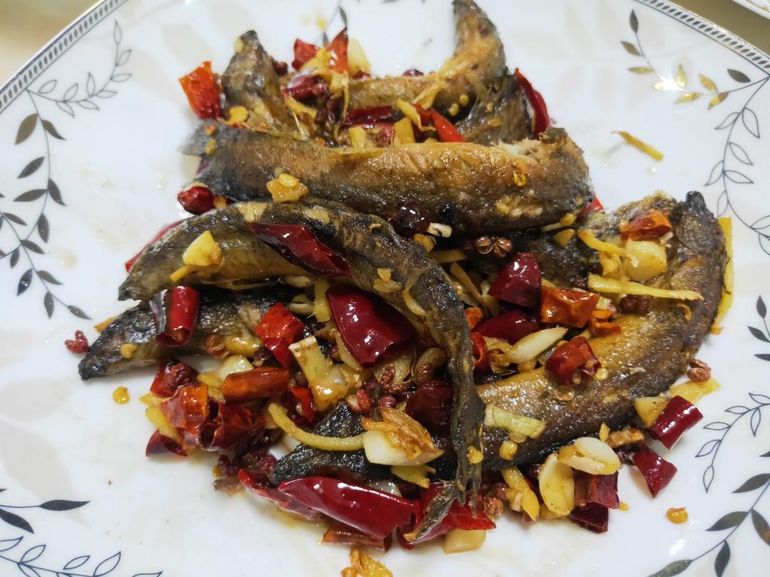 紫苏干煸小泥鳅