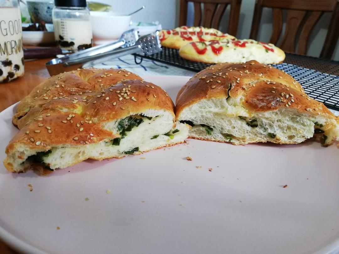 咸口葱香辫子面包