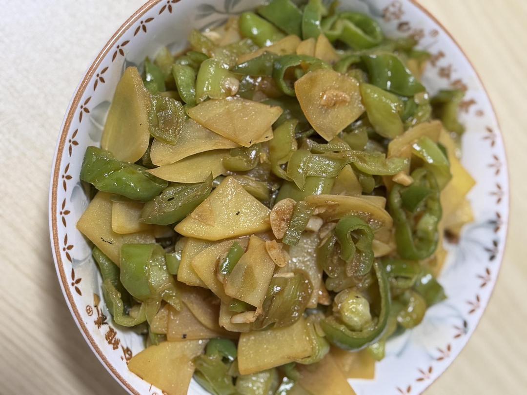 比肉都好吃的青椒炒土豆片😋简单又美味❗️