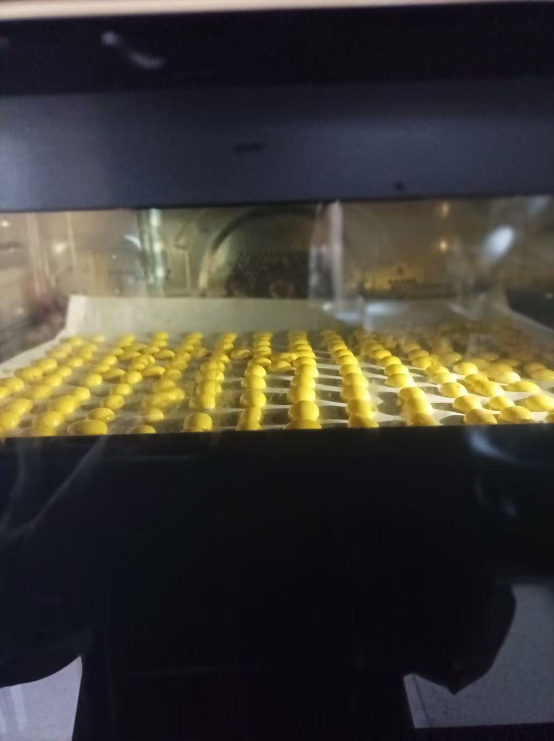 入口即化的无添加蛋黄溶豆