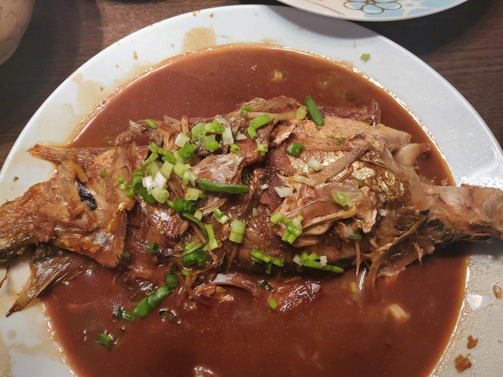 红烧黄鱼—鱼皮不破的小窍门