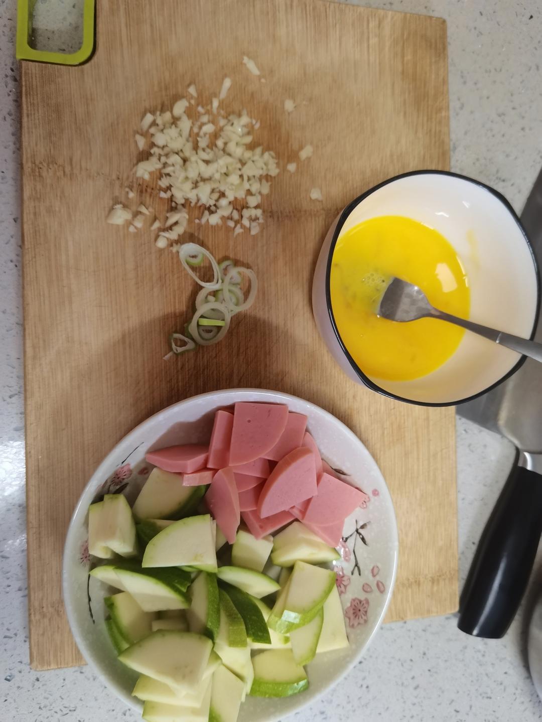 家常菜：小炒西葫芦