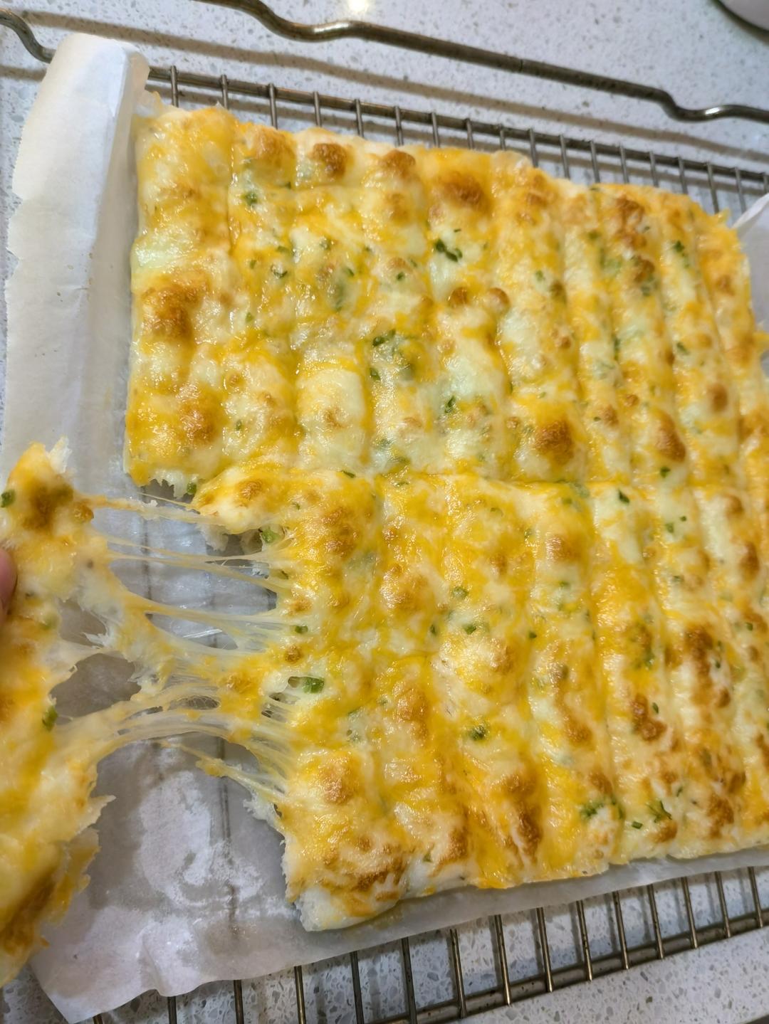 蒜香芝士面包条（Cheesy Breadsticks）