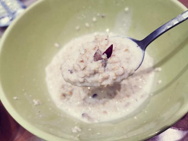 牛奶燕麦粥-2分钟搞定快手营养早餐