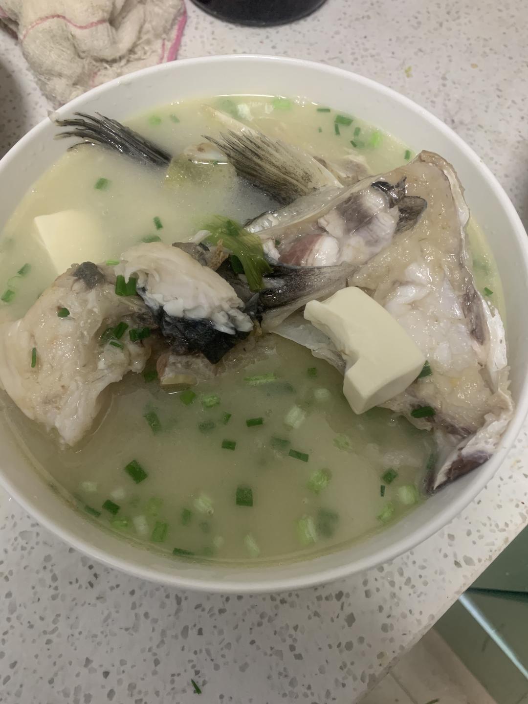 鱼头豆腐汤的做法