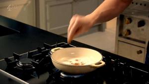 【终极烹饪课程】 酥粒烤苹果的做法 步骤1