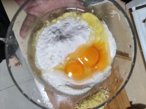 莴笋鸡蛋饼的做法 步骤2