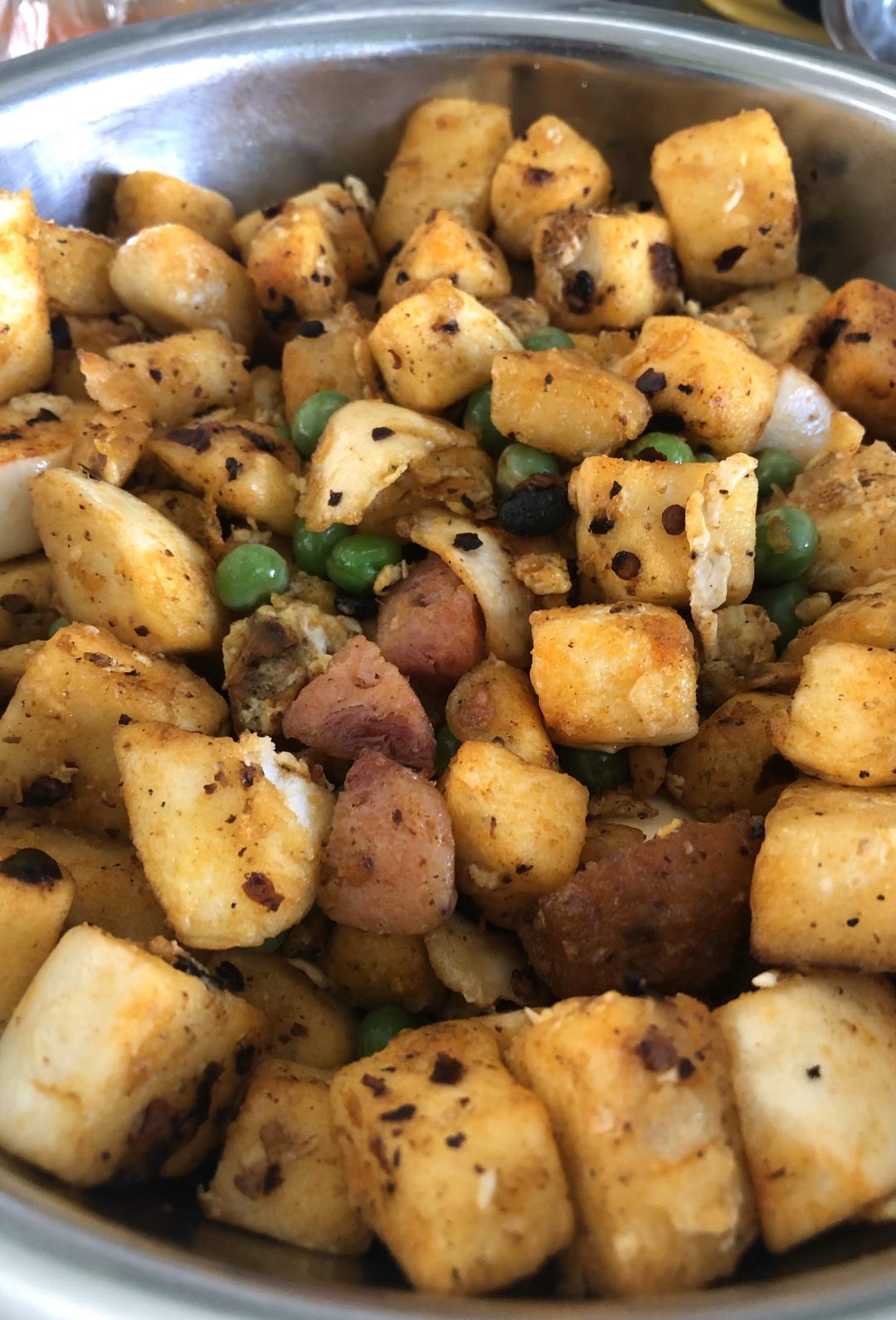 老干妈什锦炒馒头的做法