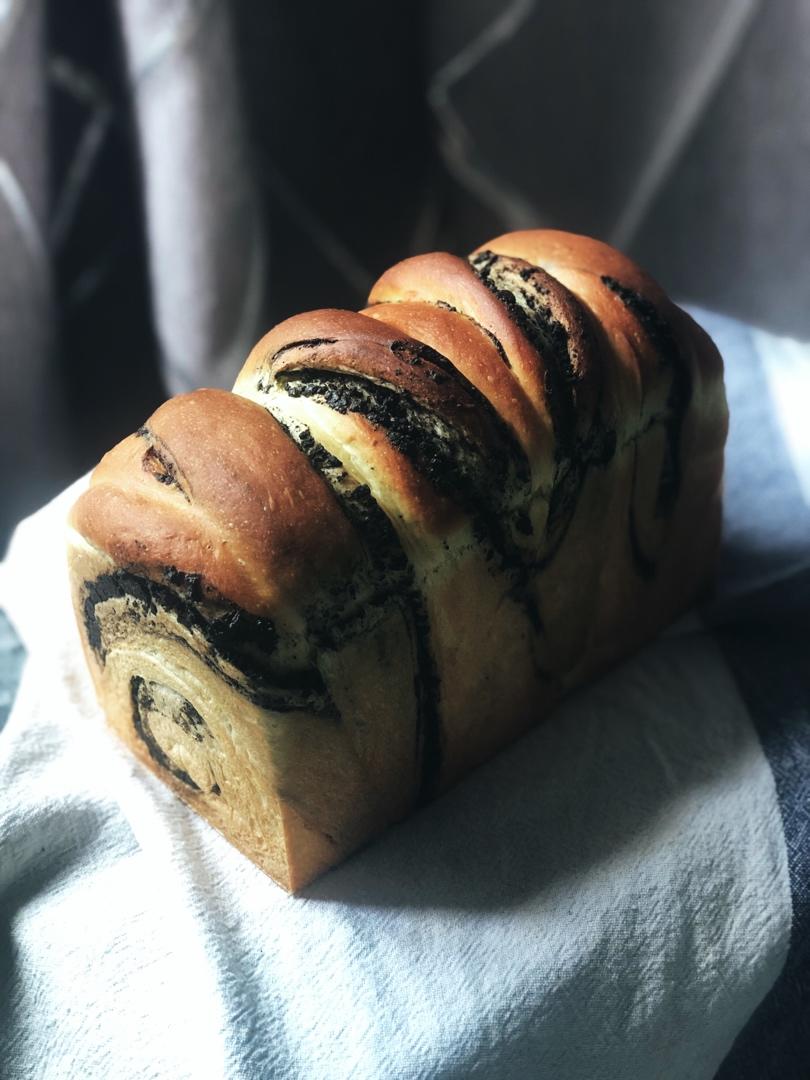 琛布布做的黑芝麻酱年轮吐司黑芝麻酱年轮吐司面包首页登录作品动态