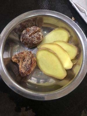 广东汤水—凉瓜排骨黄豆蠔仔汤的做法 步骤2