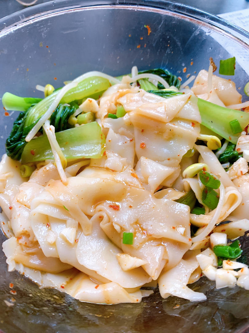 饺子皮油泼面