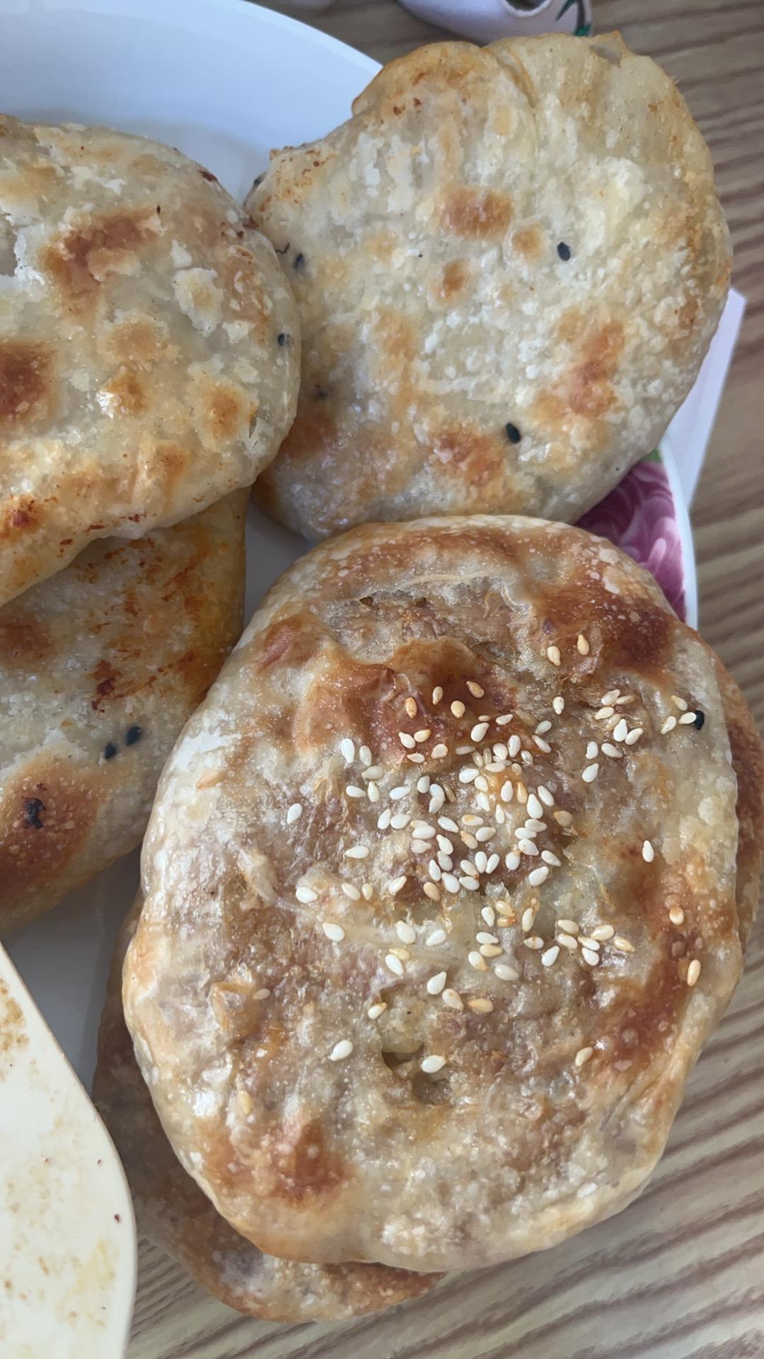 不用和面的快手锅盔，猪肉洋葱锅盔（手抓饼版），酥掉渣超好吃，凉了也不硬