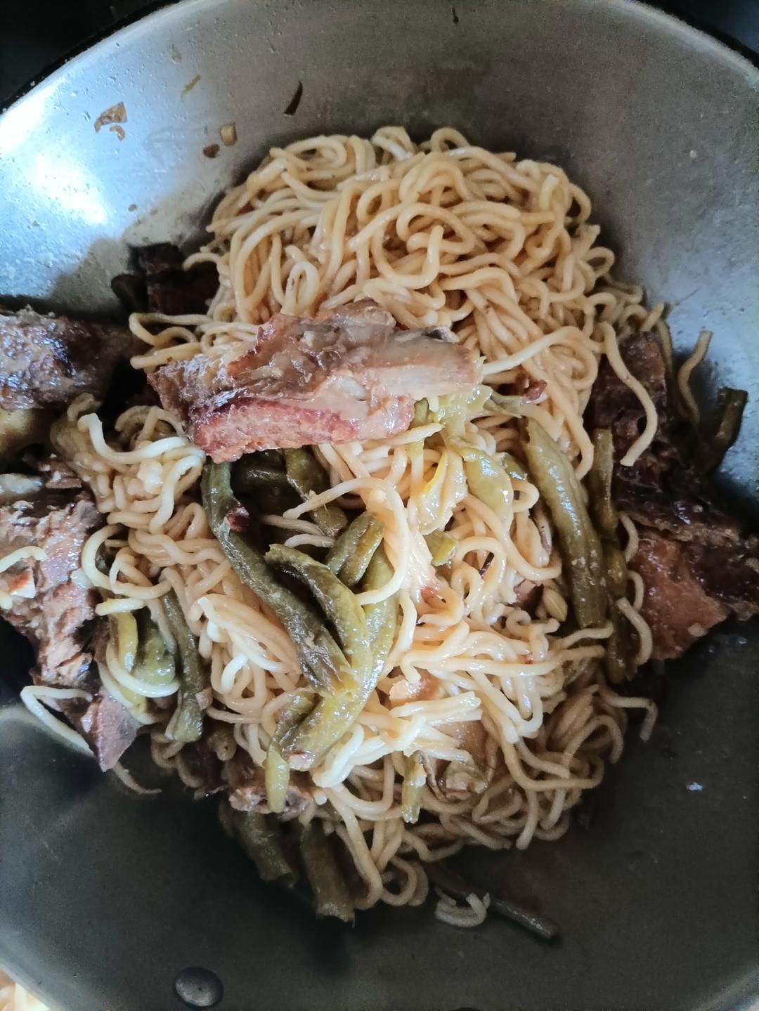 排骨豆角焖面