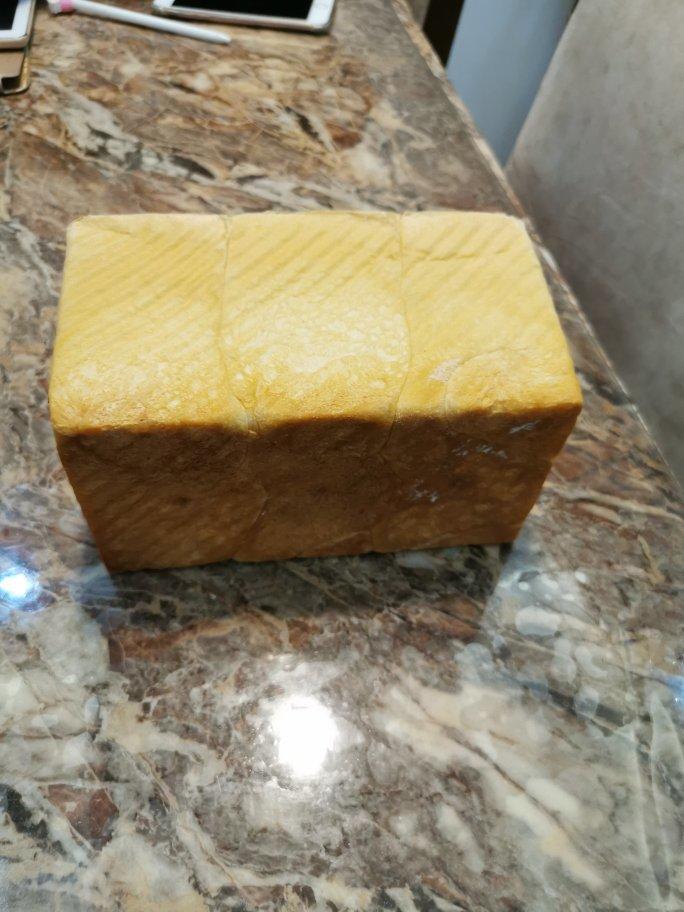 用烤箱自己做面包--手工牛奶吐司面包