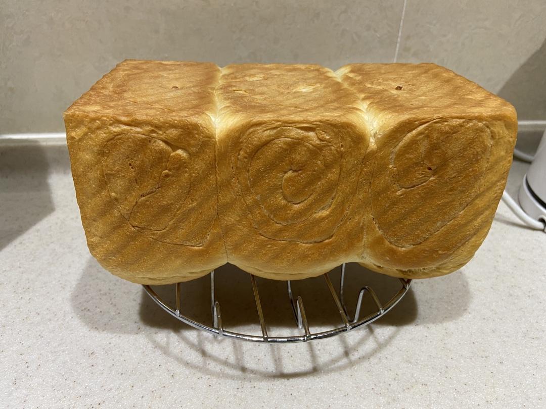 《Tinrry+》软绵绵的白吐司