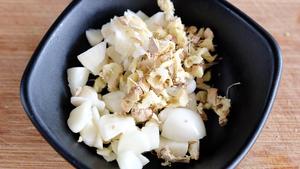 鲜美烧菜——蚝油双菇玉米笋的做法 步骤3