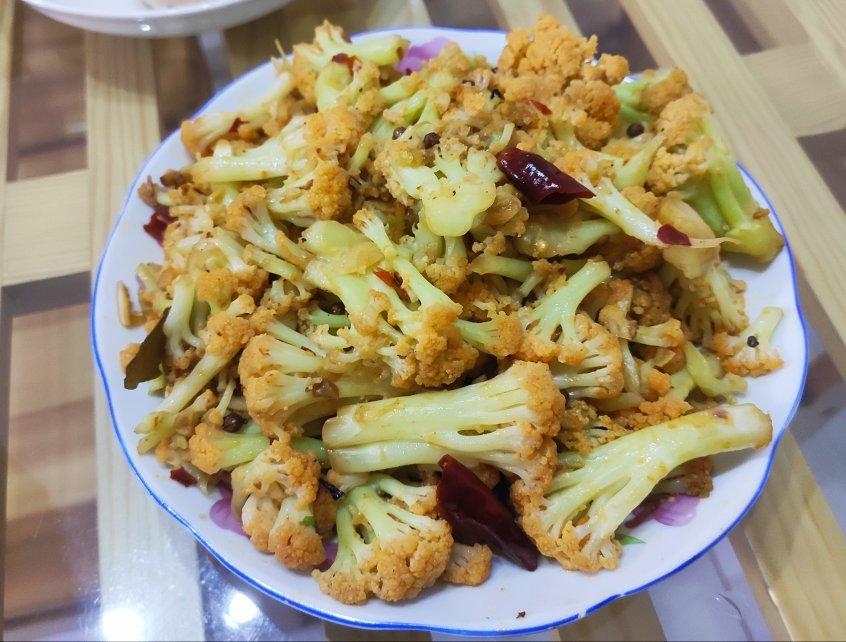 很“浪费”米饭的家常菜之一-------干锅菜花