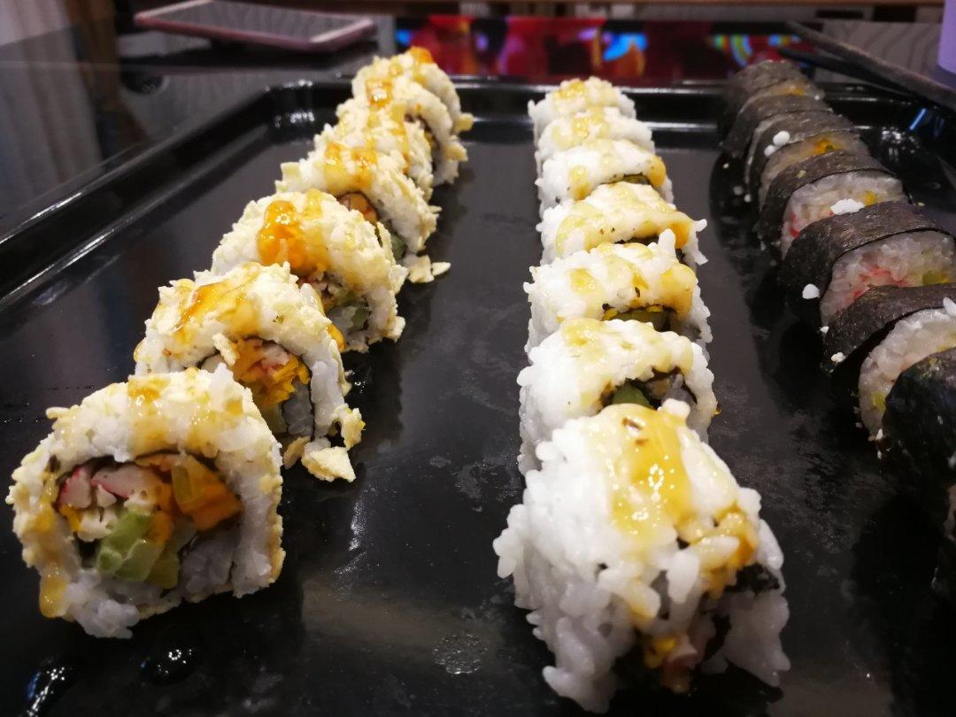 天山白雪做的反转寿司