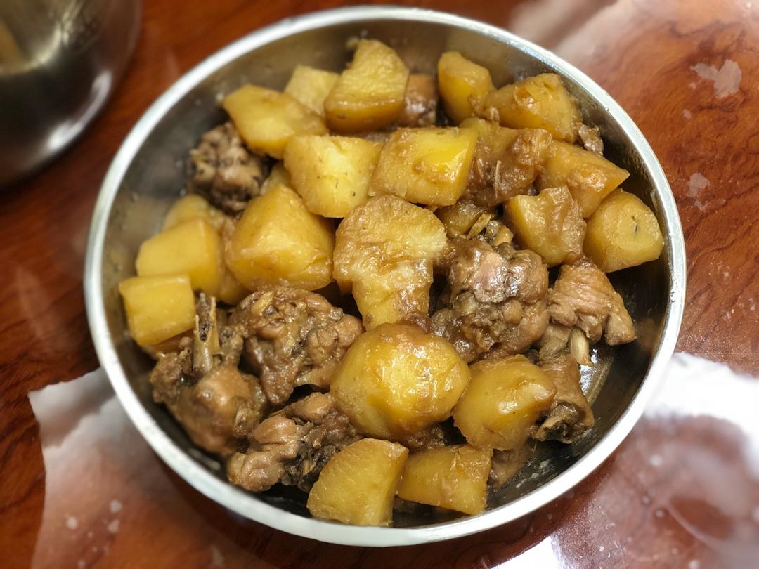 红烧土豆炖鸡腿