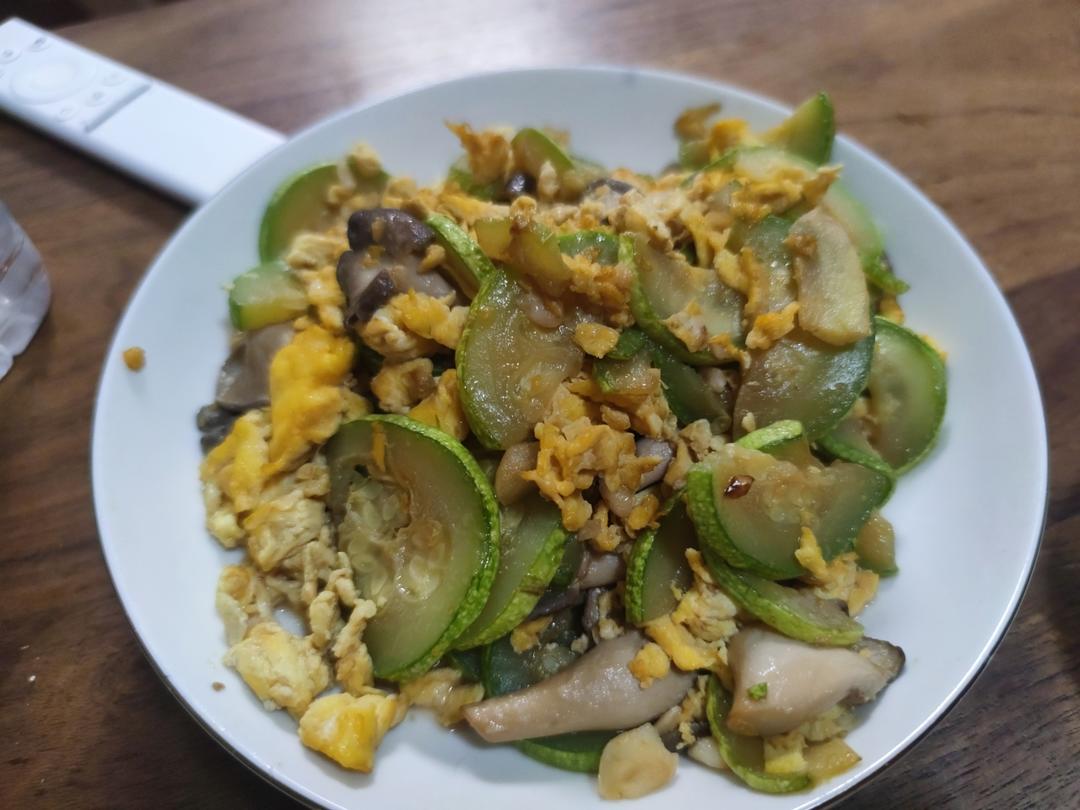 秀珍菇炒鸡蛋