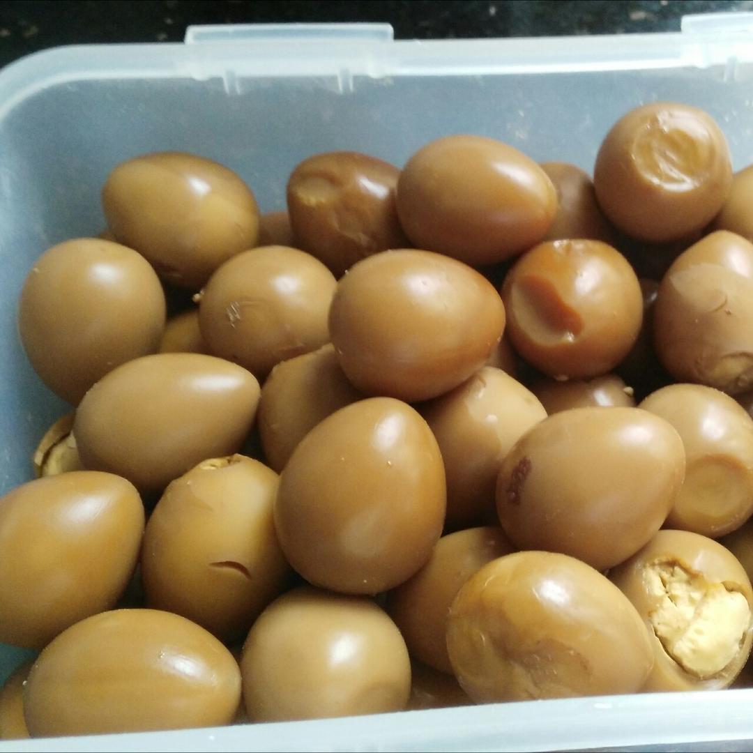 乡巴佬卤鹌鹑蛋
