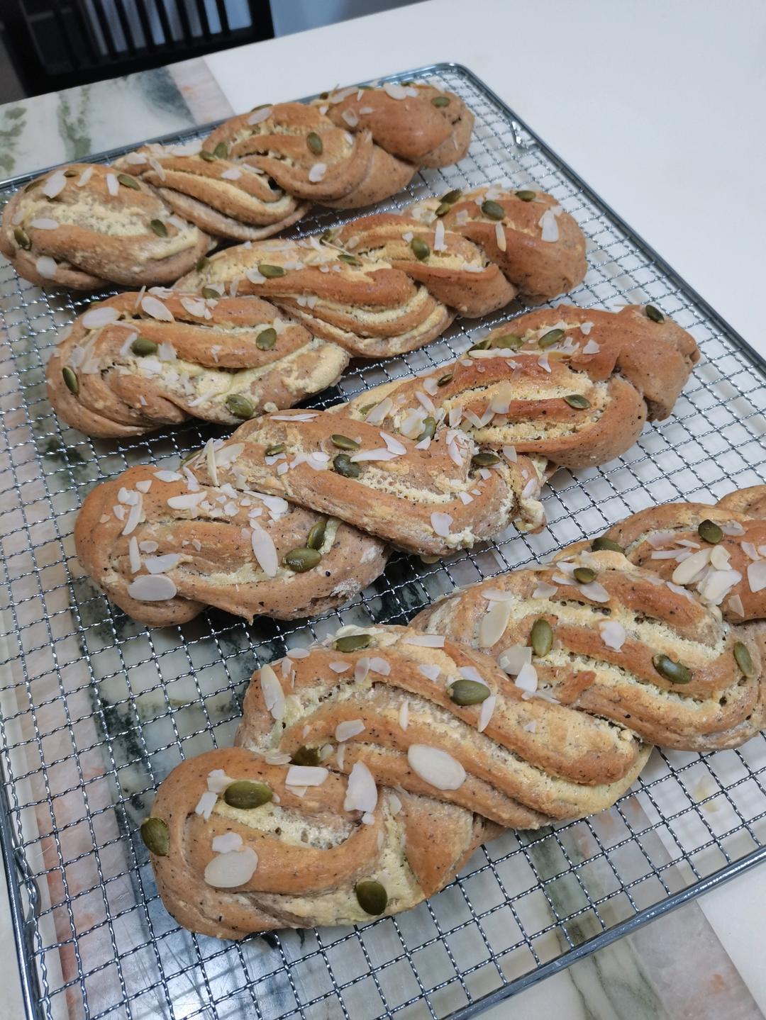 红茶奶酥面包