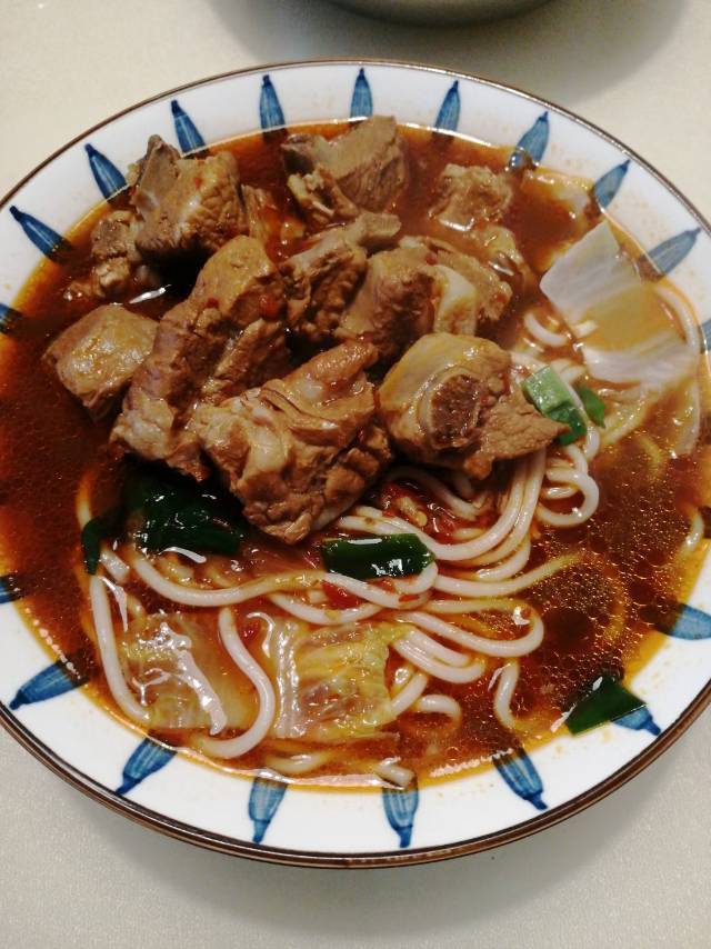 麻辣排骨面（家庭版）