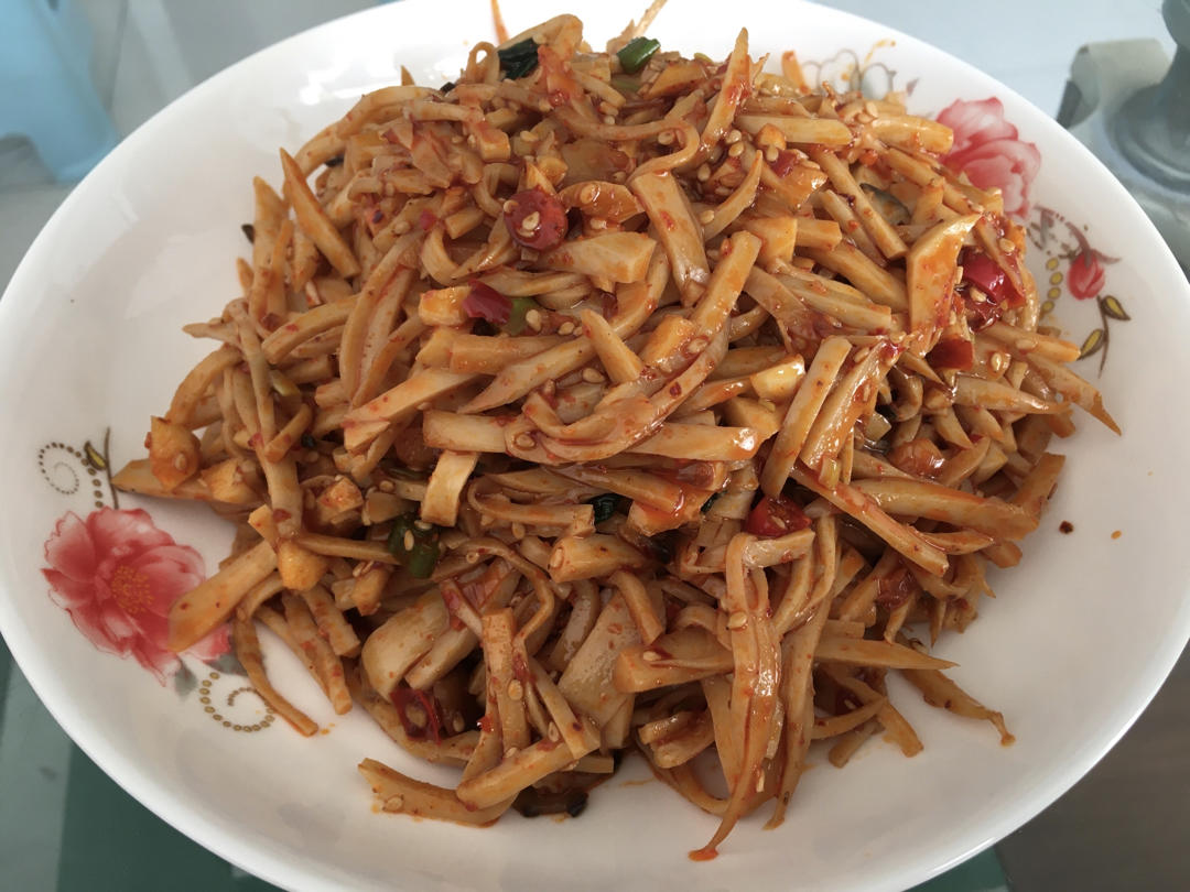 比肉还要好吃的凉拌菜！简单易做。