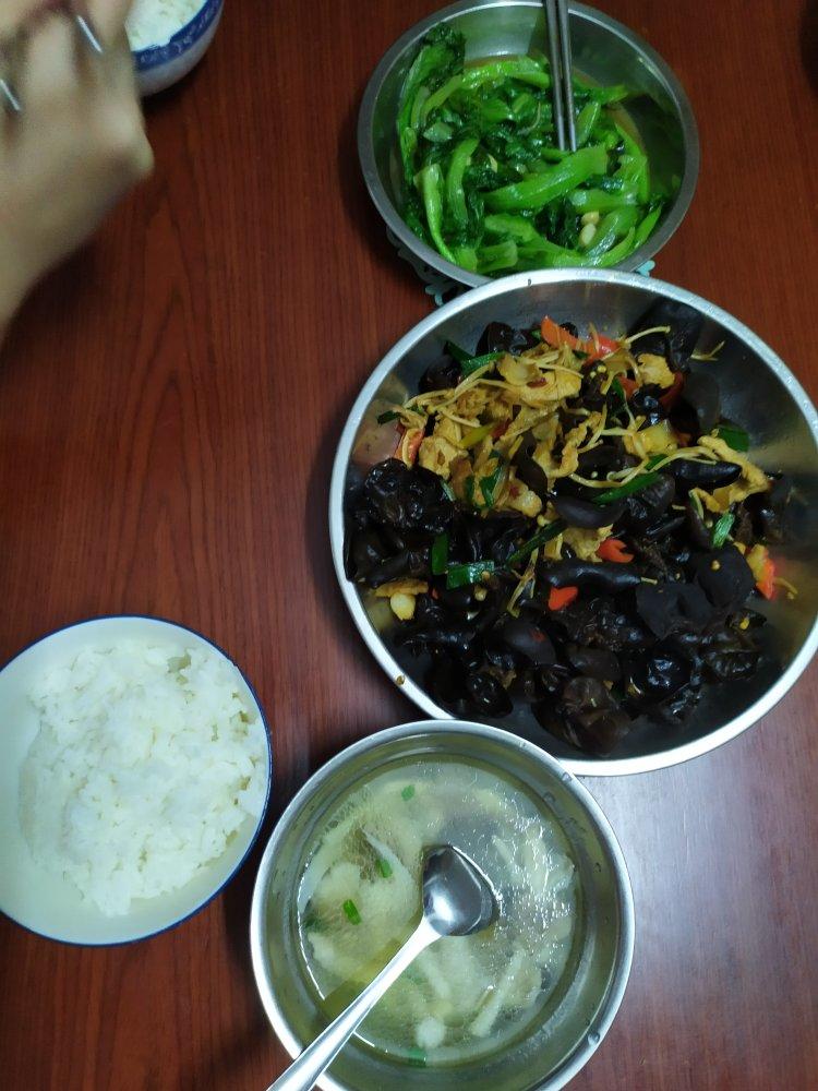 简单小炒-火腿金针菇炒木耳