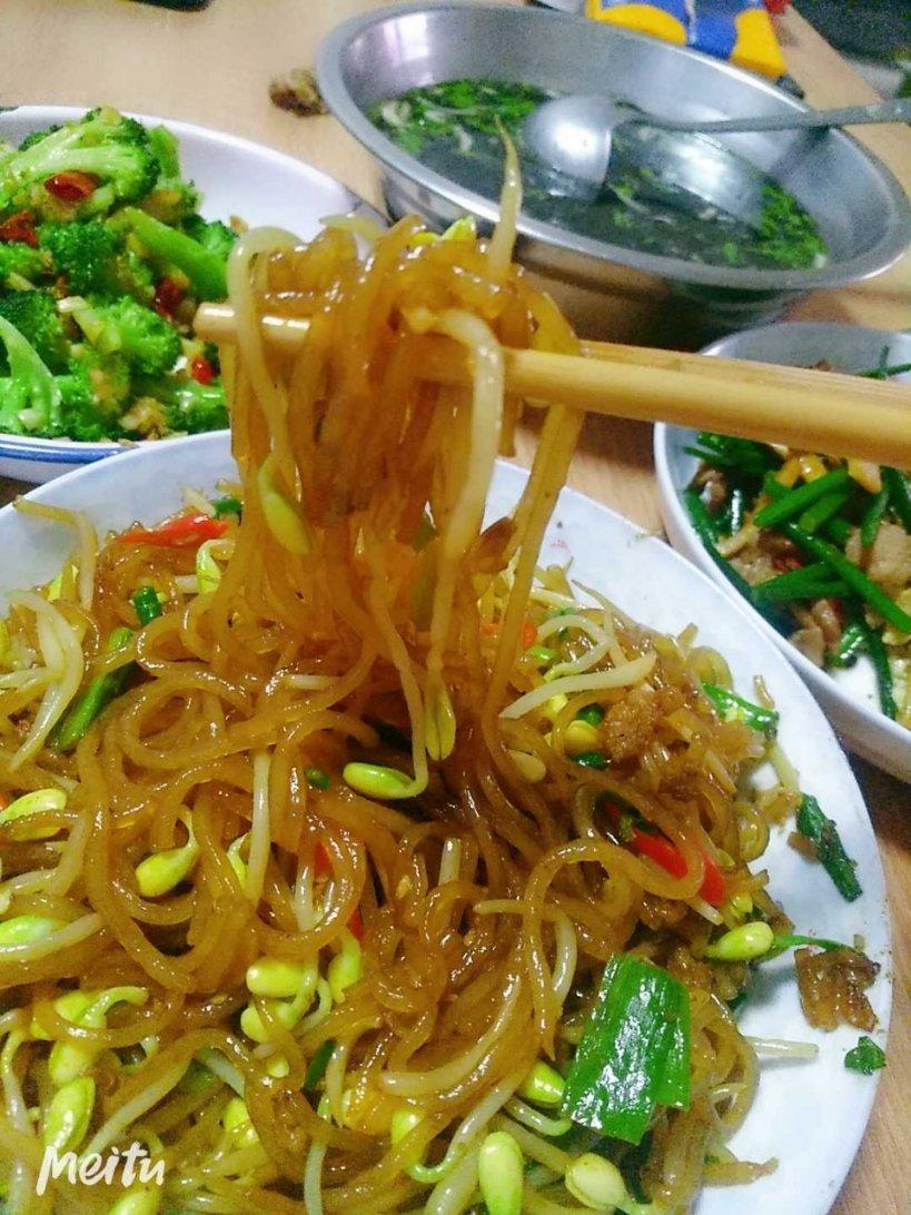 黄豆芽炒粉条