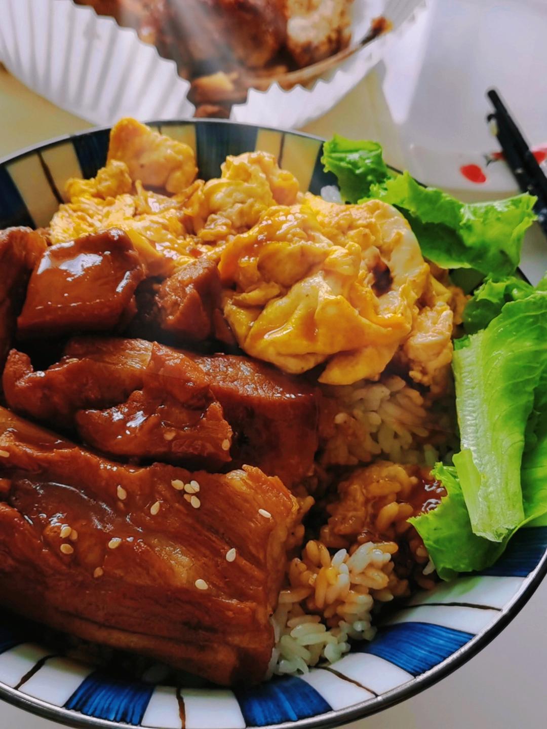 【排骨焖饭】