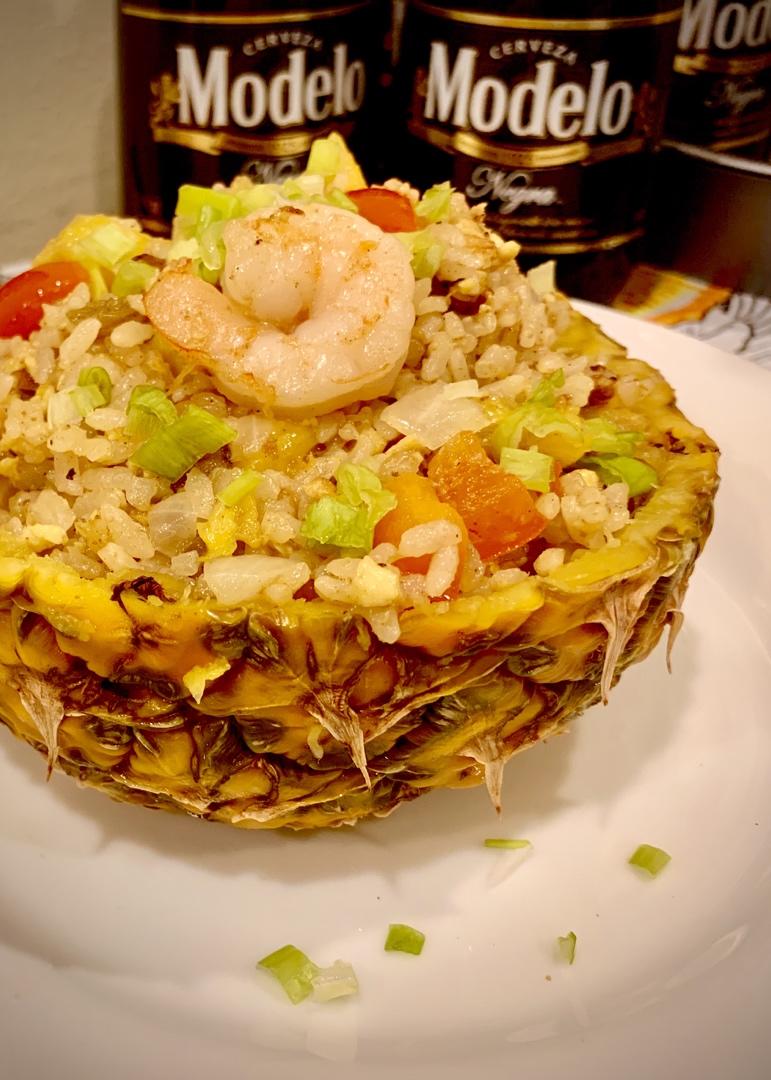 抓人眼球的泰式菠萝饭