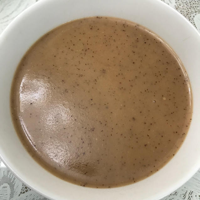 红枣红豆薏仁牛奶粥