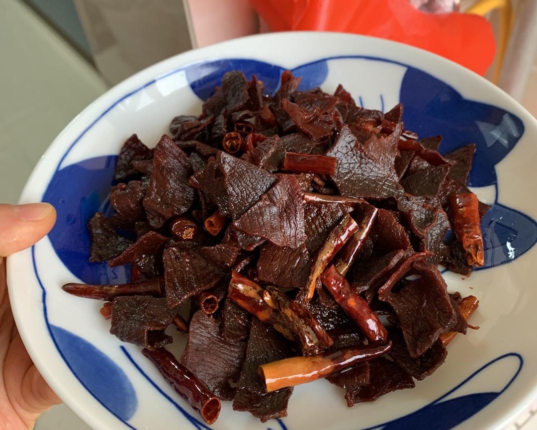 好吃😋脆脆香香的“油淋牛肉干巴”的做法 步骤8