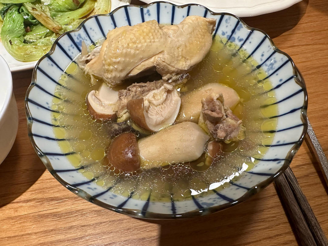 松茸鸡汤