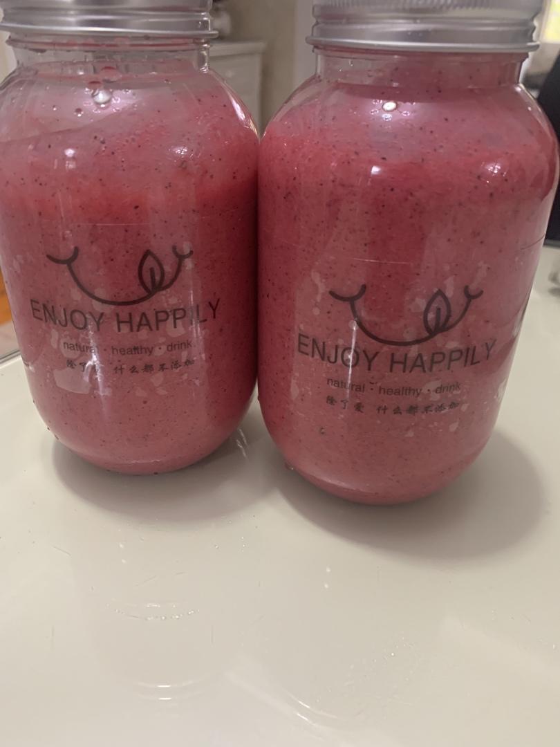 草莓🍓芒果红色火龙果雪燕奶昔