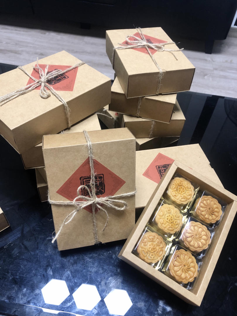 广式月饼—蛋黄莲蓉月饼