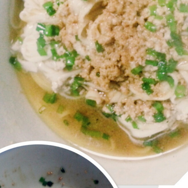 葱爆面—就是汪涵在天天向上里面做的那个啦