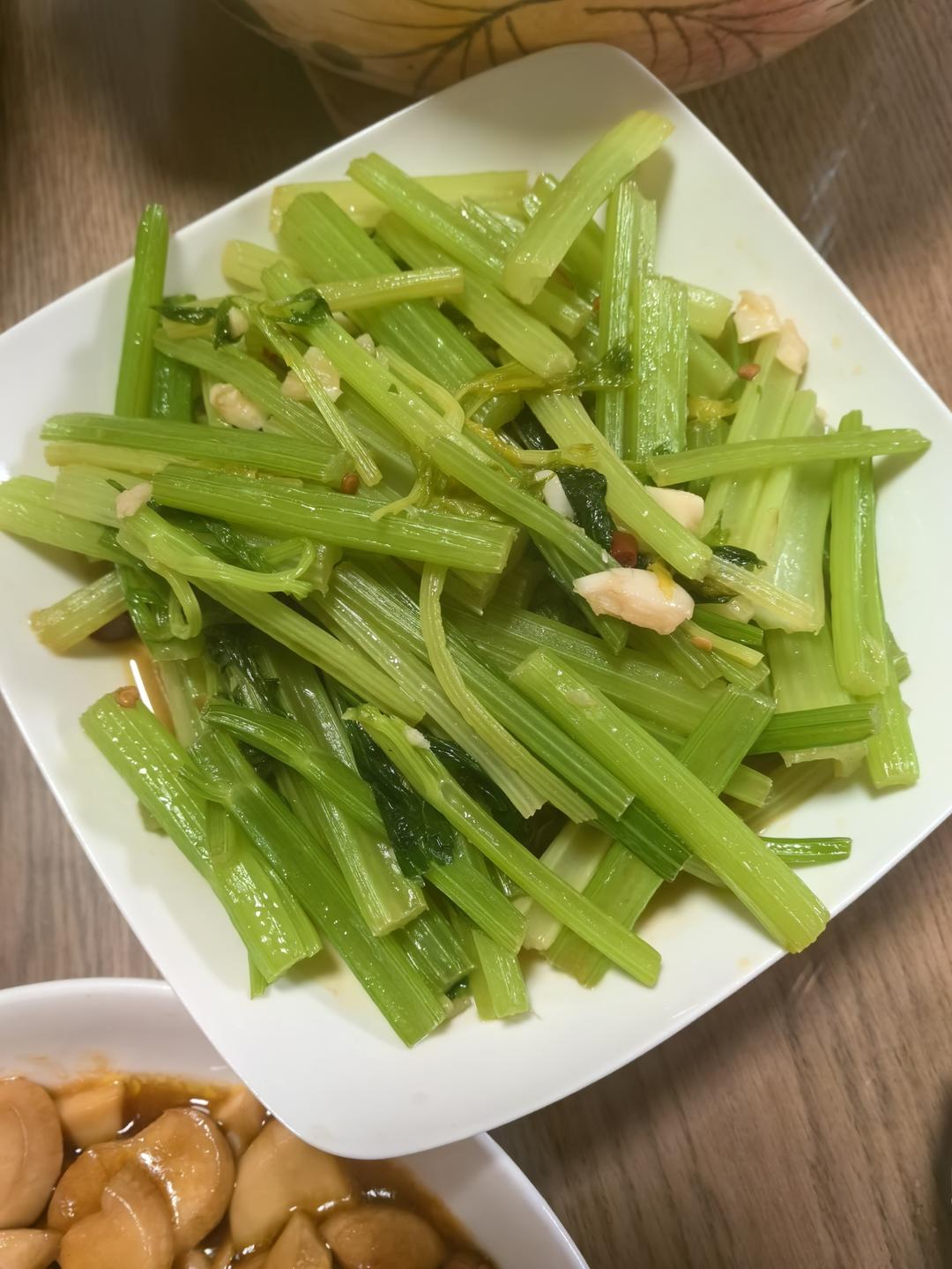 素炒芹菜