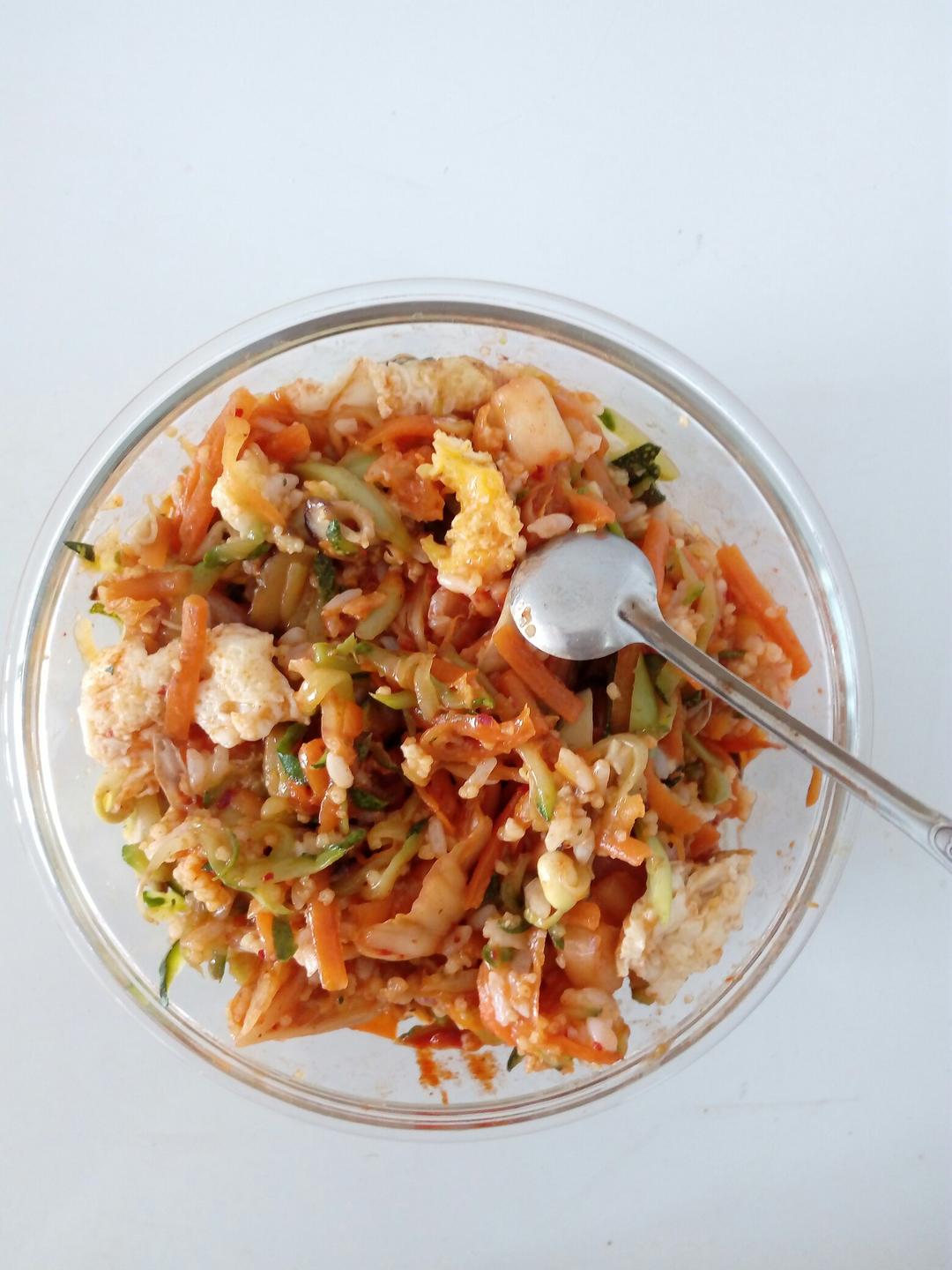 菜比饭多的韩式拌饭