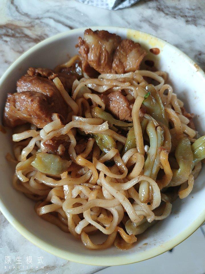 排骨豆角焖面