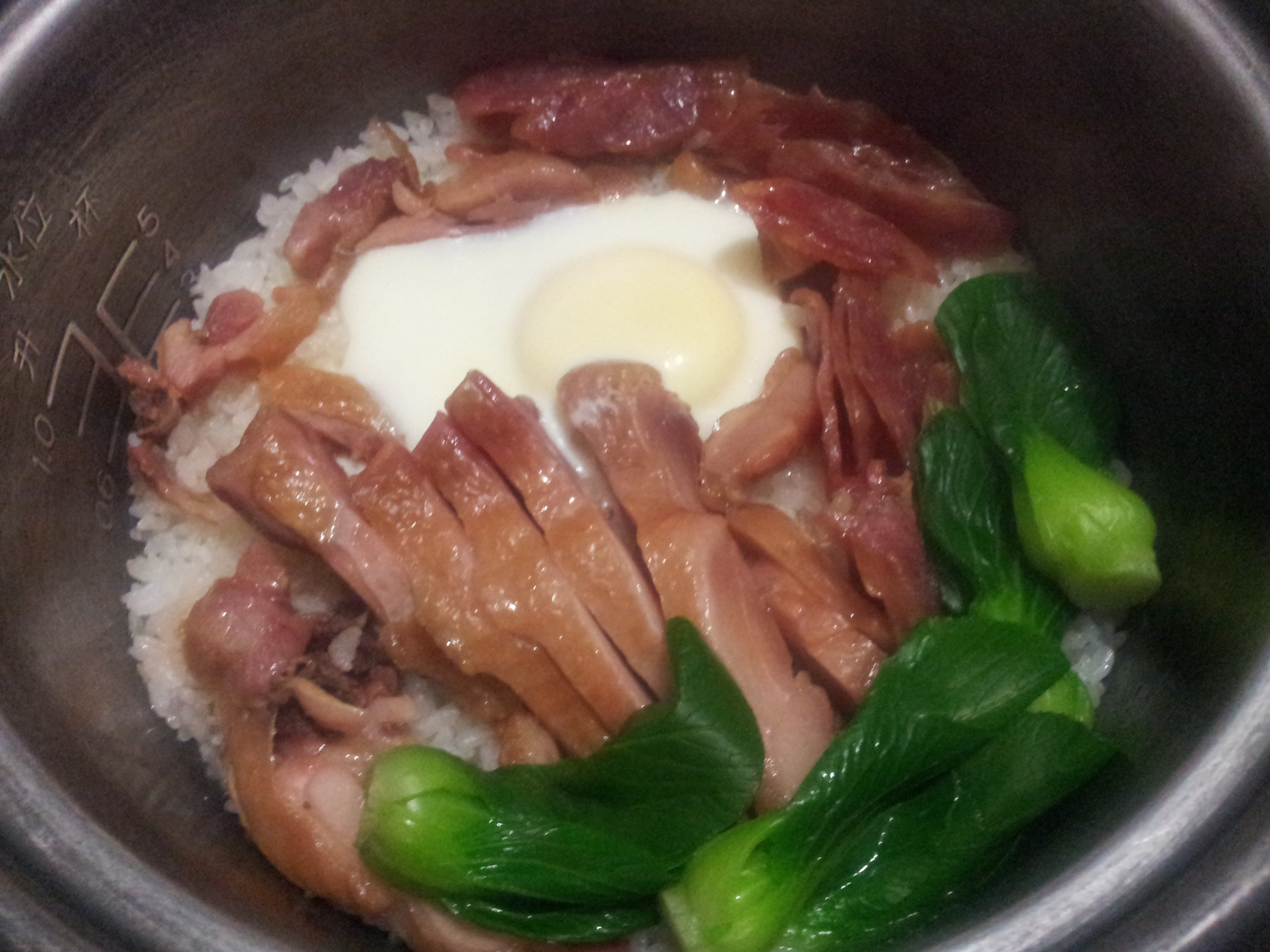 广式腊味煲仔饭